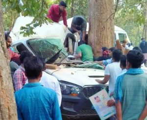 6 killed in road accident on Gidam-Barsur road