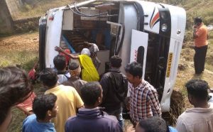 Passenger bus overturns 15 passengers injured in Dantewada