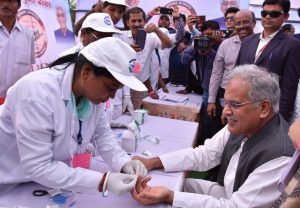 Chief Minister Bhupesh Baghel conducted malaria test in Dantewada