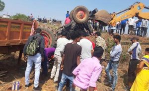 4 killed by tractor overturning in Kodenar