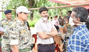 25 Naxalites surrender in Dantewada