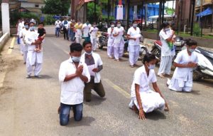 Health Department employees reached the temple of Maa Danteshwari on their knees