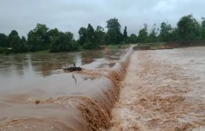 BSF jawans rescued a villager who was drowning in the Mendhki river